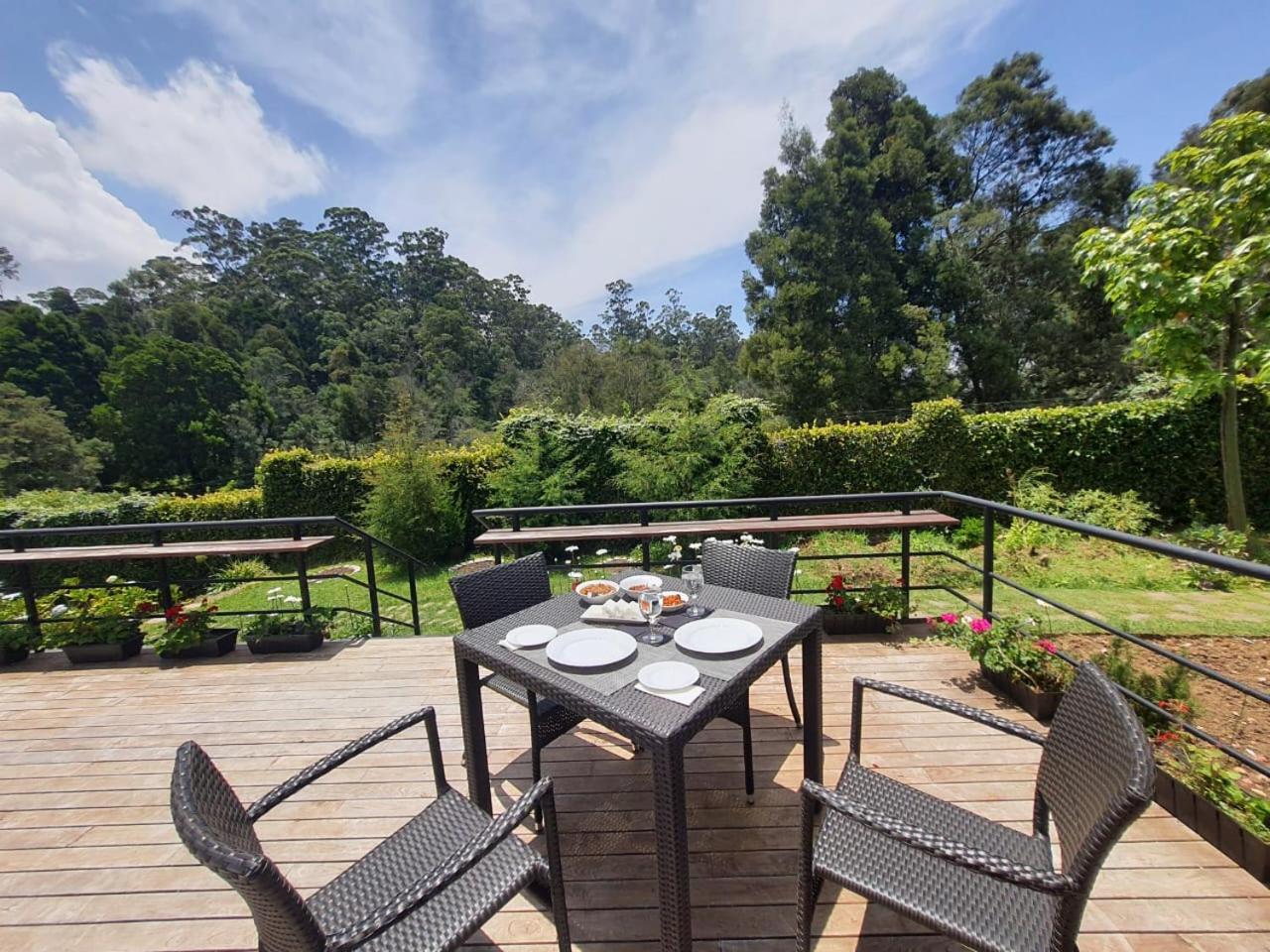 Chimneys Nuwara Eliya Hotel Buitenkant foto